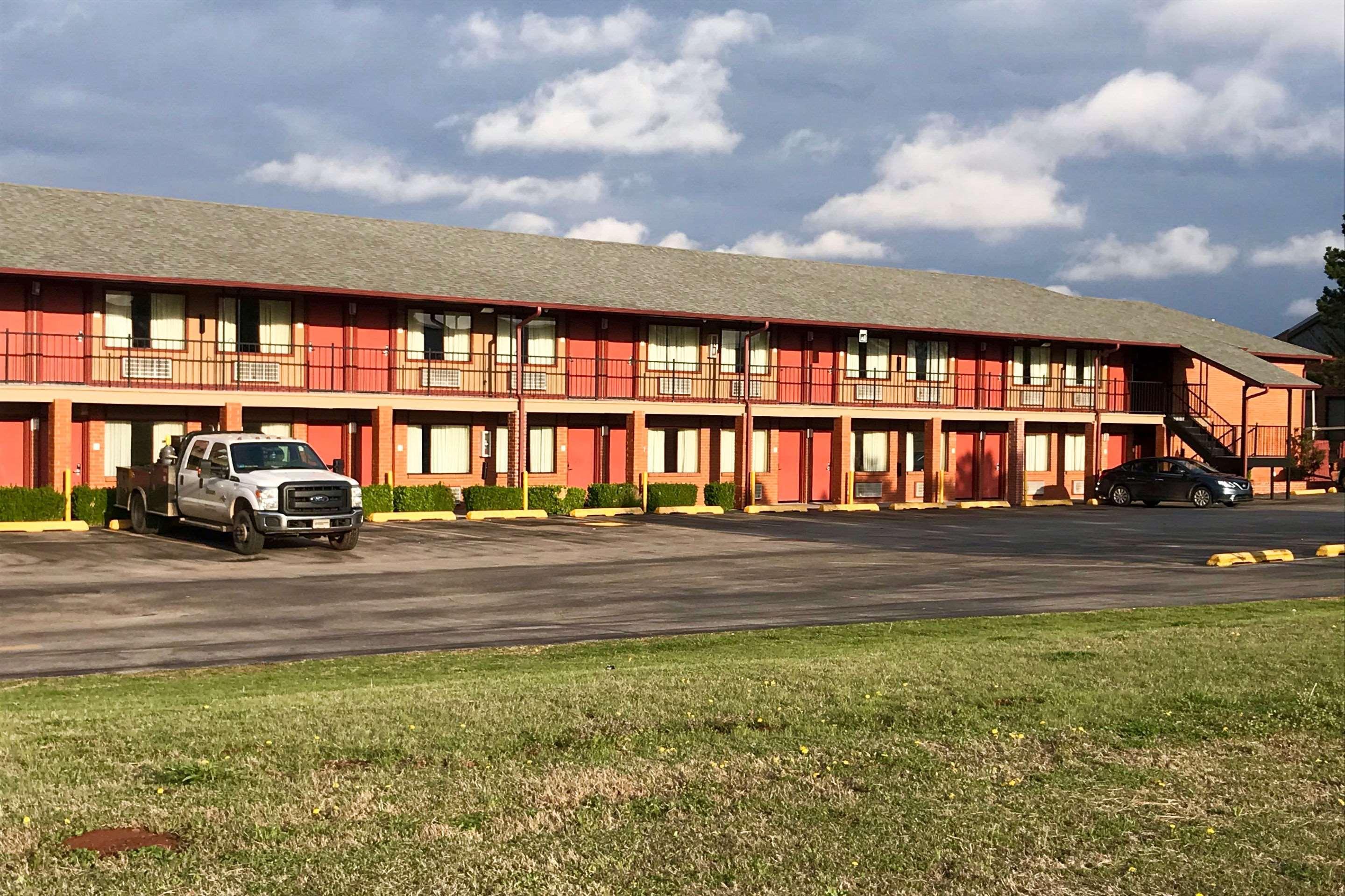 Econo Lodge Purcell Exterior photo